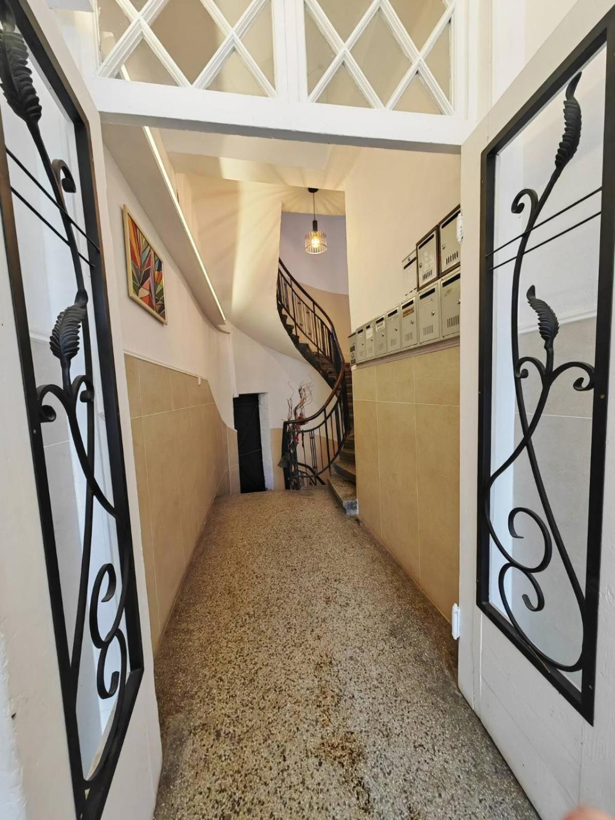 1-br * Sofia